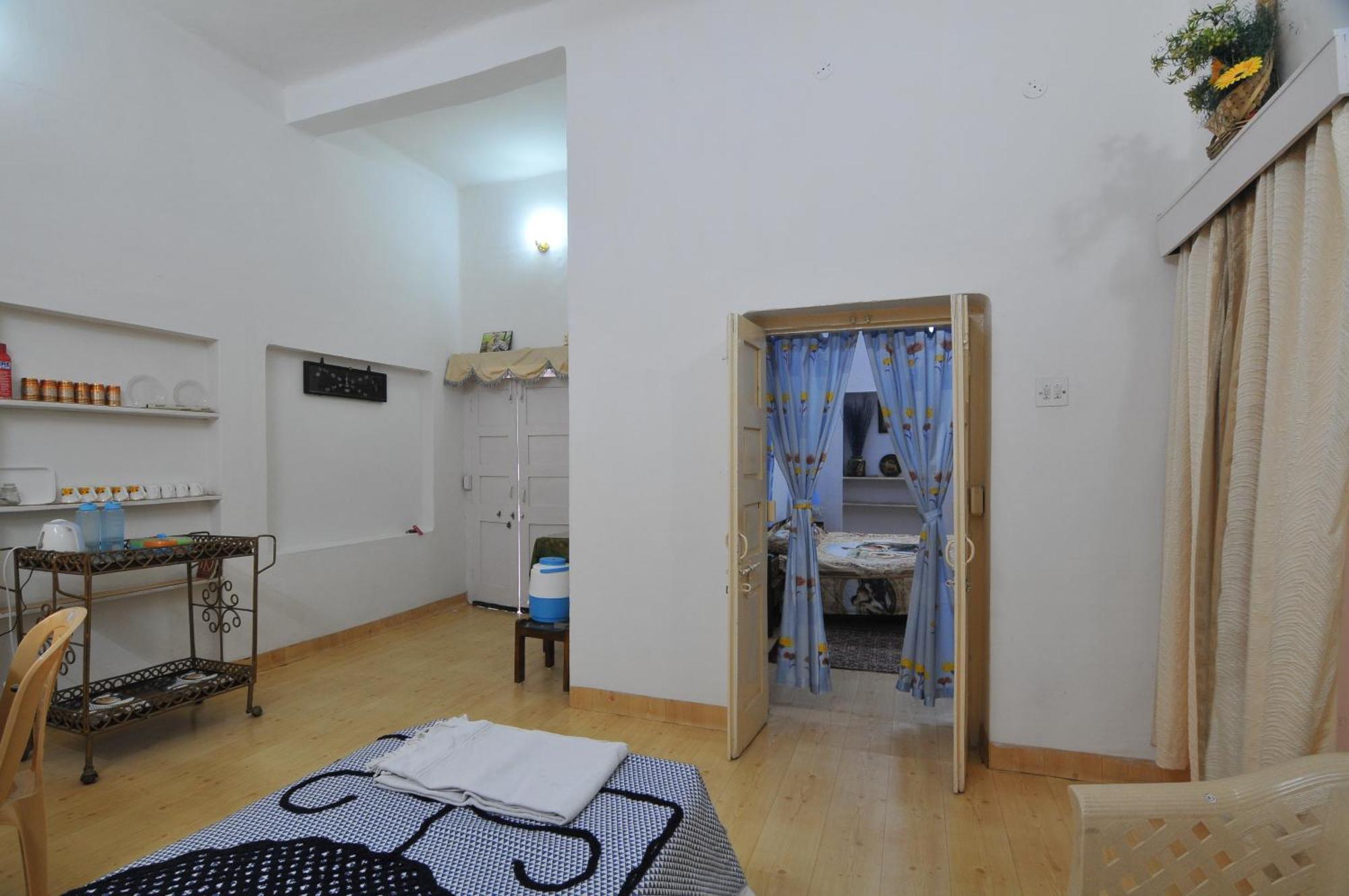 Jheelam Homestay Bhópál Pokoj fotografie